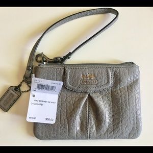 NWT Coach Authentic Wristlet 47191 MSRP $58